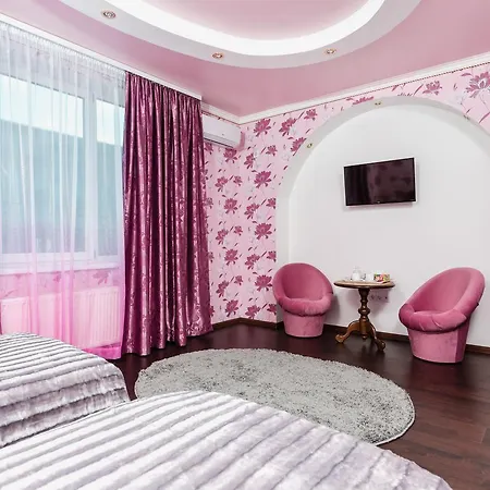 Nadobu Roshe Hotel